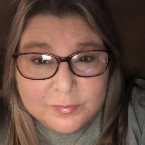 Meet your Posher, Debbie